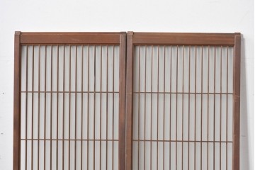 ヴィンテージ建具　昭和中期　縦格子と菱組子が調和したガラス格子の書院戸2枚セット　(R-085599)
