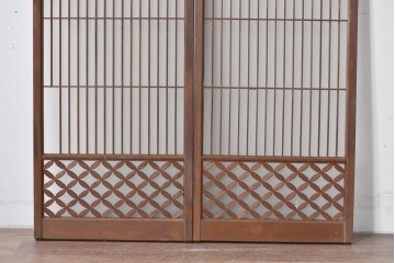 ヴィンテージ建具　昭和中期　縦格子と菱組子が調和したガラス格子の書院戸2枚セット　(R-085599)