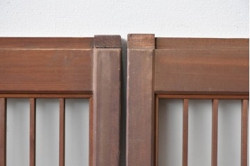 ヴィンテージ建具　昭和中期　縦格子と菱組子が調和したガラス格子の書院戸2枚セット　(R-085599)