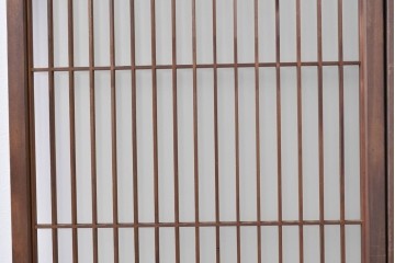 ヴィンテージ建具　昭和中期　縦格子と菱組子が調和したガラス格子の書院戸2枚セット　(R-085599)