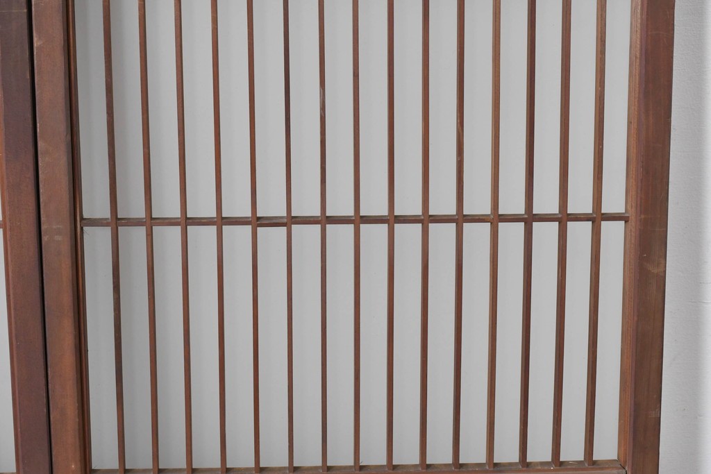 ヴィンテージ建具　昭和中期　縦格子と菱組子が調和したガラス格子の書院戸2枚セット　(R-085599)