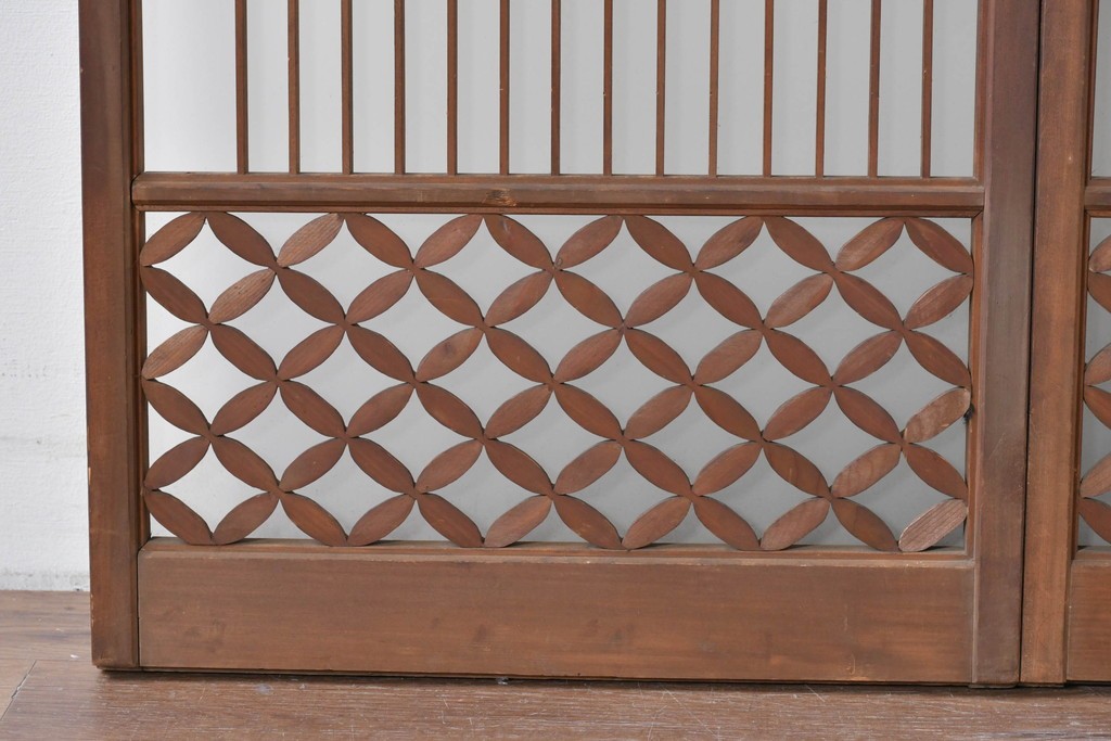 ヴィンテージ建具　昭和中期　縦格子と菱組子が調和したガラス格子の書院戸2枚セット　(R-085599)