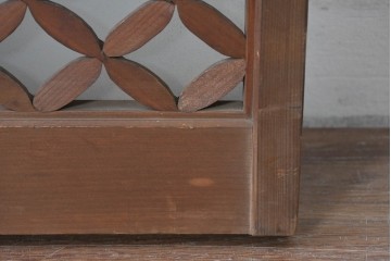 ヴィンテージ建具　昭和中期　縦格子と菱組子が調和したガラス格子の書院戸2枚セット　(R-085599)