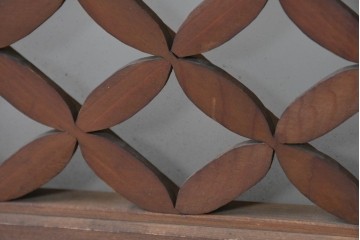 ヴィンテージ建具　昭和中期　縦格子と菱組子が調和したガラス格子の書院戸2枚セット　(R-085599)