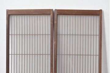ヴィンテージ建具　昭和中期　縦格子と菱組子が調和したガラス格子の書院戸2枚セット　(R-085599)