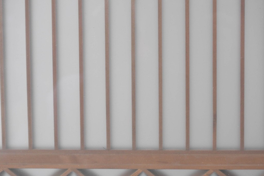 ヴィンテージ建具　昭和中期　縦格子と菱組子が調和したガラス格子の書院戸2枚セット　(R-085599)