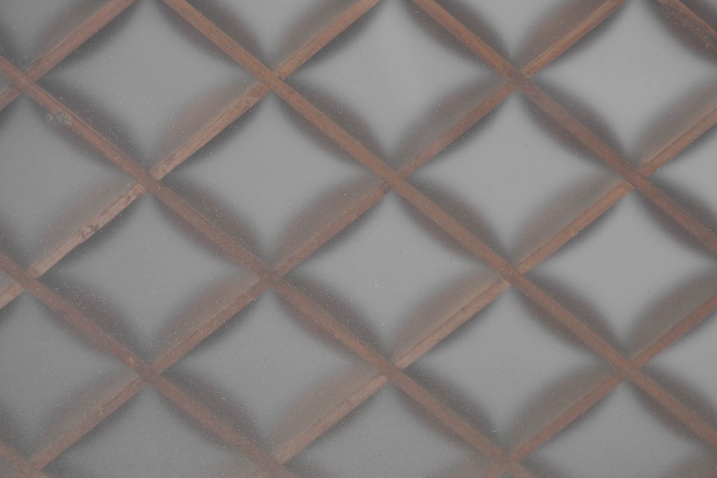 ヴィンテージ建具　昭和中期　縦格子と菱組子が調和したガラス格子の書院戸2枚セット　(R-085599)