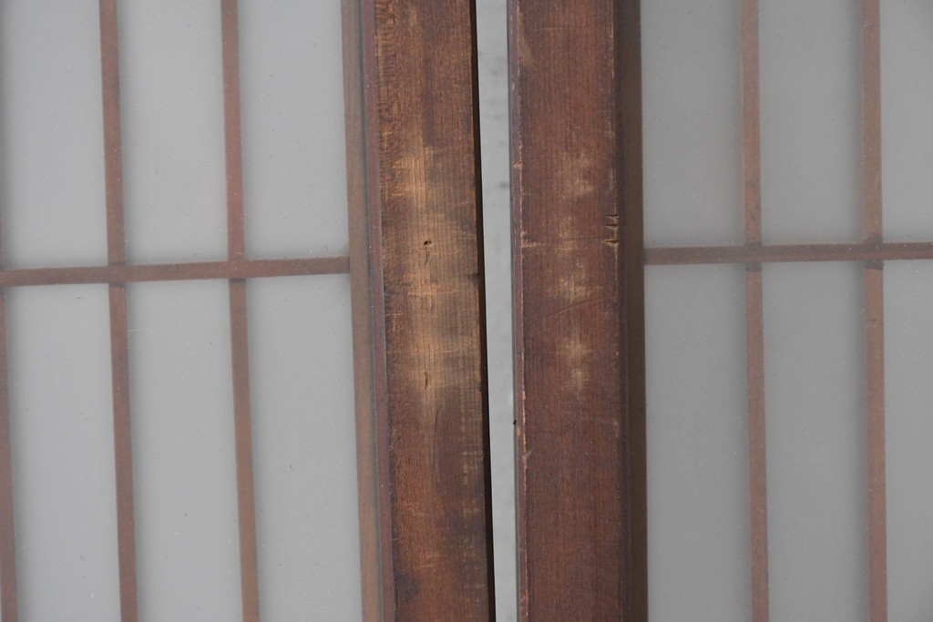 ヴィンテージ建具　昭和中期　縦格子と菱組子が調和したガラス格子の書院戸2枚セット　(R-085599)