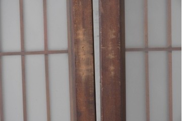 ヴィンテージ建具　昭和中期　縦格子と菱組子が調和したガラス格子の書院戸2枚セット　(R-085599)