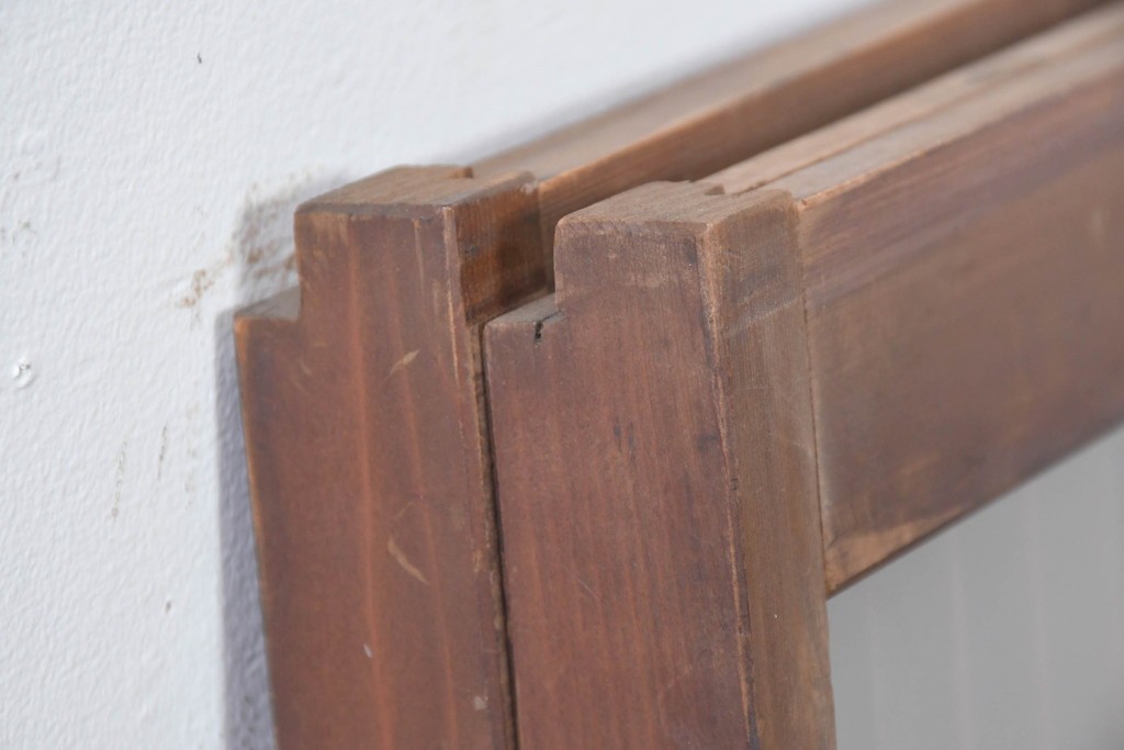 ヴィンテージ建具　昭和中期　縦格子と菱組子が調和したガラス格子の書院戸2枚セット　(R-085599)