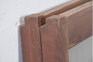 ヴィンテージ建具　昭和中期　縦格子と菱組子が調和したガラス格子の書院戸2枚セット　(R-085599)