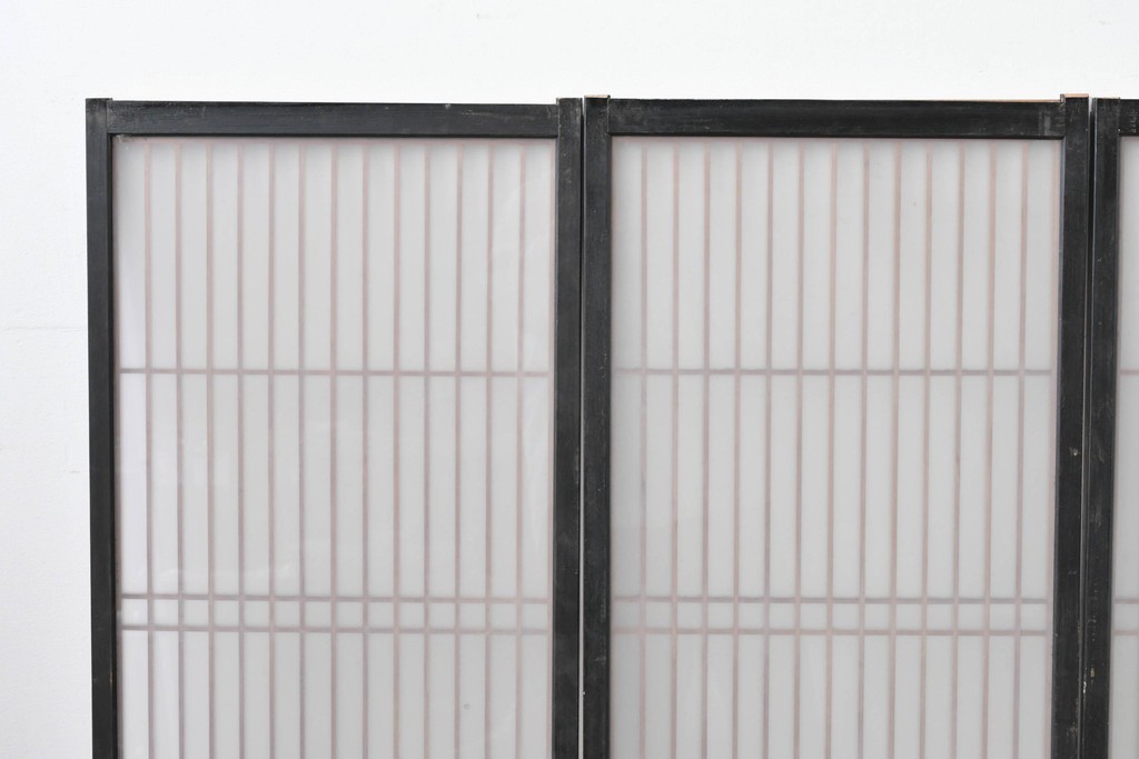 ヴィンテージ建具　昭和中期　片面ガラス　黒框に組子細工が引き立つ書院戸4枚セット　(R-085602)