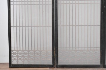 ヴィンテージ建具　昭和中期　片面ガラス　黒框に組子細工が引き立つ書院戸4枚セット　(R-085602)