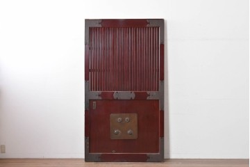 アンティーク建具　明治から大正期　美しい漆塗りの富山格子蔵戸1枚　(R-085603)