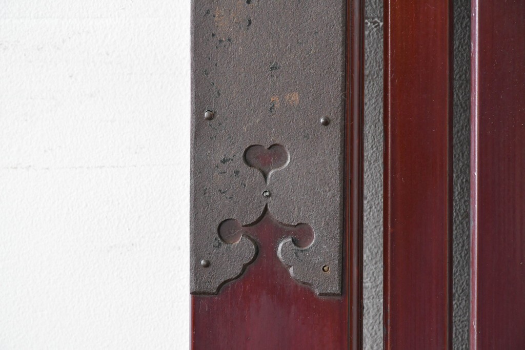 アンティーク建具　明治から大正期　美しい漆塗りの富山格子蔵戸1枚　(R-085603)