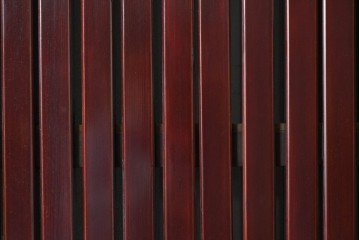 アンティーク建具　明治から大正期　美しい漆塗りの富山格子蔵戸1枚　(R-085603)