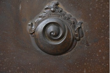 アンティーク建具　明治から大正期　美しい漆塗りの富山格子蔵戸1枚　(R-085603)