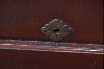 アンティーク建具　明治から大正期　美しい漆塗りの富山格子蔵戸1枚　(R-085603)