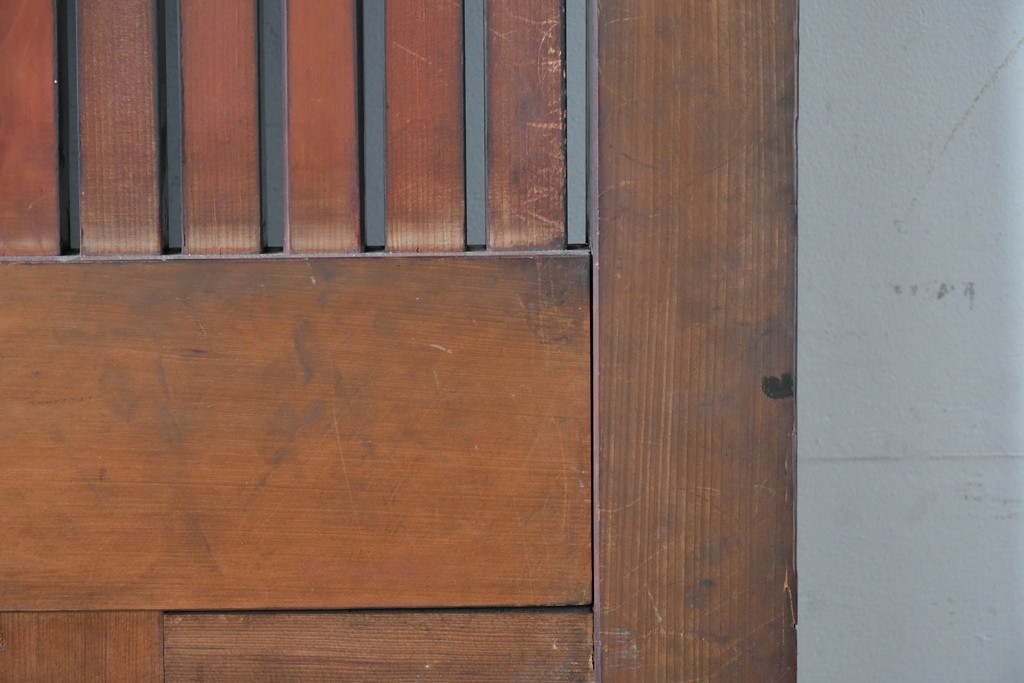 アンティーク建具　明治から大正期　美しい漆塗りの富山格子蔵戸1枚　(R-085603)