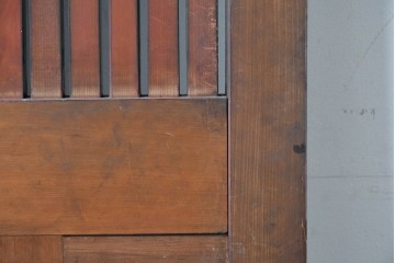 アンティーク建具　明治から大正期　美しい漆塗りの富山格子蔵戸1枚　(R-085603)