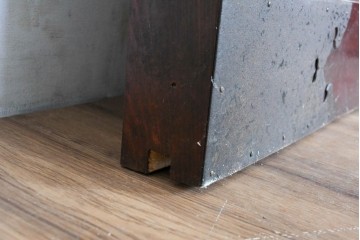 アンティーク建具　明治から大正期　美しい漆塗りの富山格子蔵戸1枚　(R-085603)