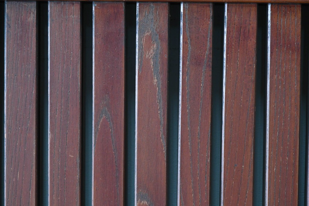 アンティーク建具　明治から大正期　重厚な金具が立派な富山格子蔵戸1枚　(R-085604)