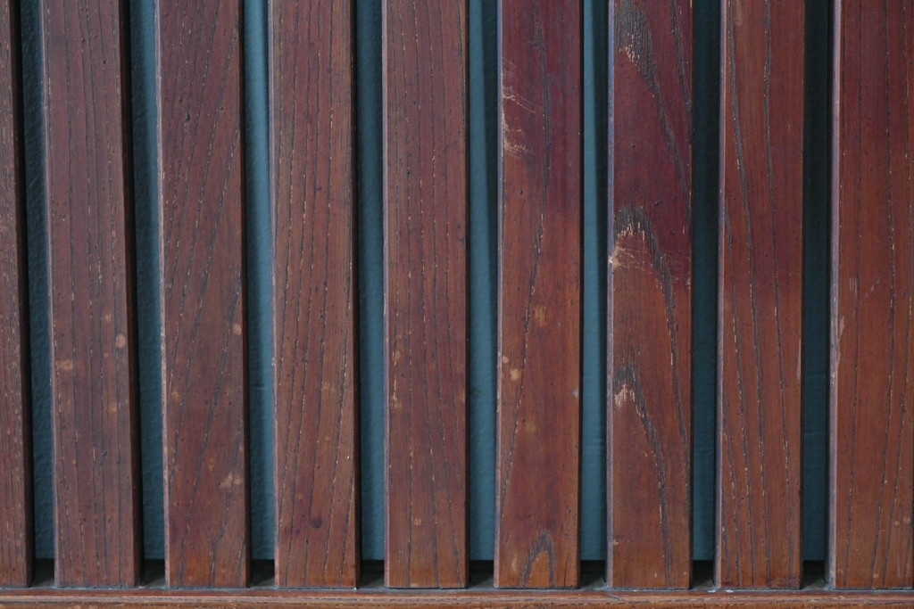 アンティーク建具　明治から大正期　重厚な金具が立派な富山格子蔵戸1枚　(R-085604)