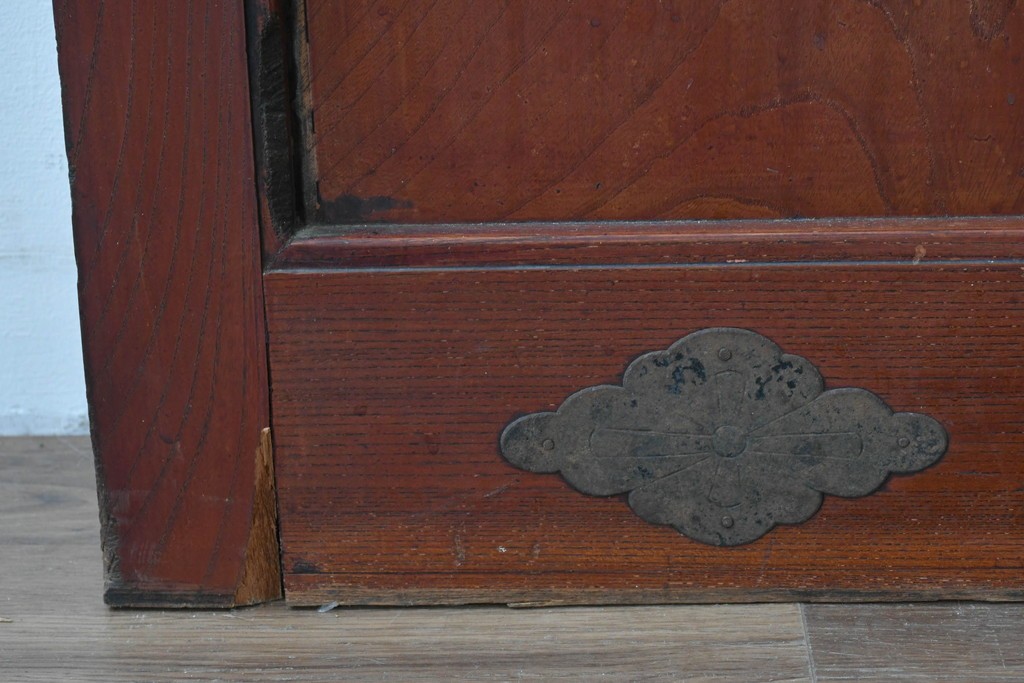 アンティーク建具　明治から大正期　重厚な金具が立派な富山格子蔵戸1枚　(R-085604)