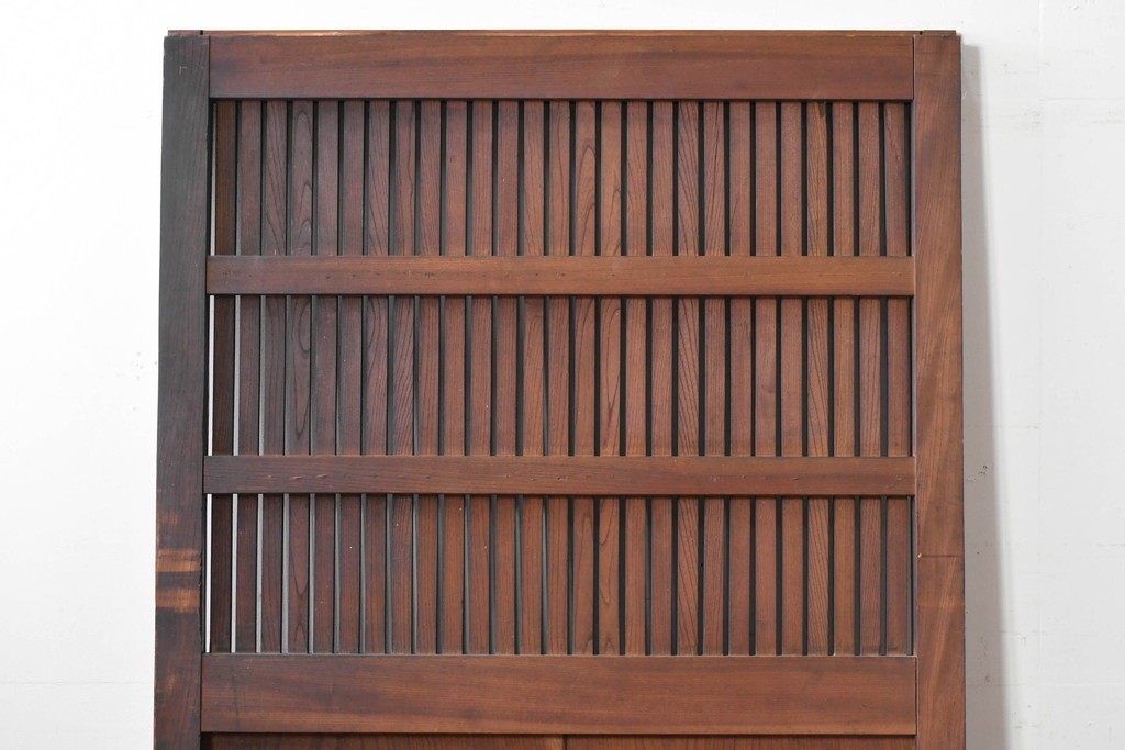 アンティーク建具　明治から大正期　重厚な金具が立派な富山格子蔵戸1枚　(R-085604)