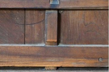 アンティーク建具　明治から大正期　重厚な金具が立派な富山格子蔵戸1枚　(R-085604)