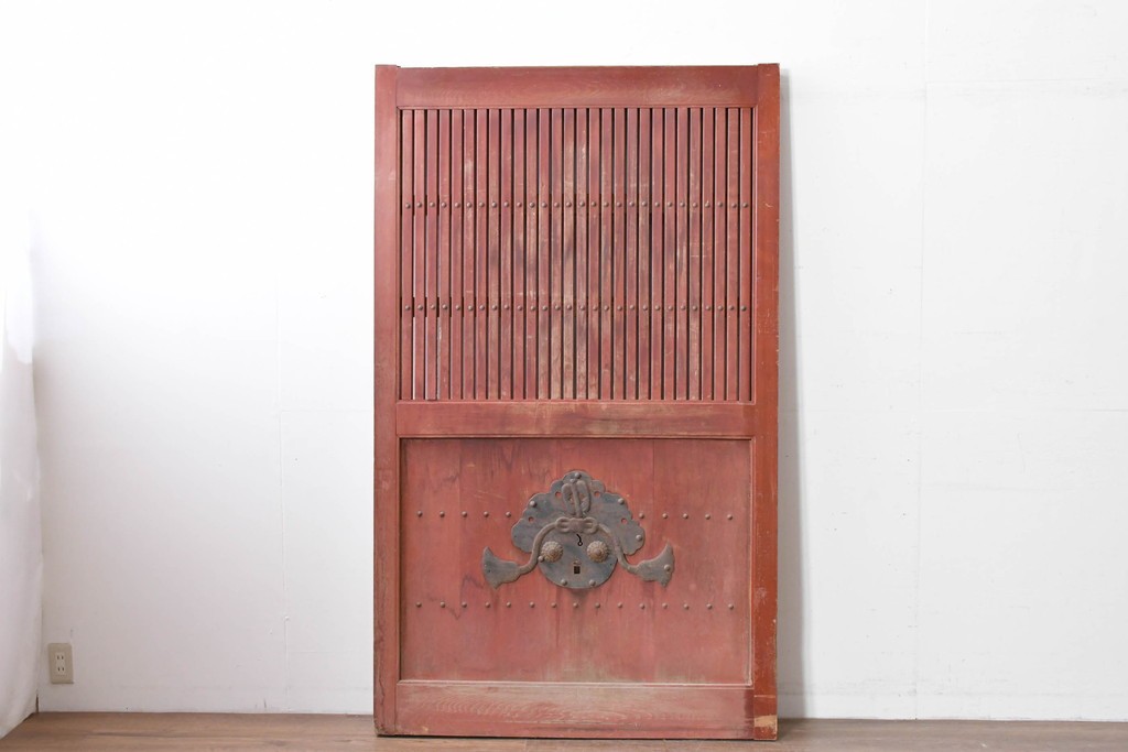 アンティーク建具　明治から大正期　重厚な金具が印象的な富山格子蔵戸1枚　(R-085605)