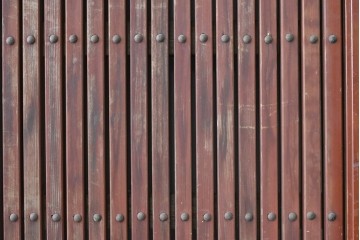 アンティーク建具　明治から大正期　重厚な金具が印象的な富山格子蔵戸1枚　(R-085605)