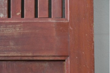 アンティーク建具　明治から大正期　重厚な金具が印象的な富山格子蔵戸1枚　(R-085605)