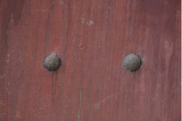 アンティーク建具　明治から大正期　重厚な金具が印象的な富山格子蔵戸1枚　(R-085605)