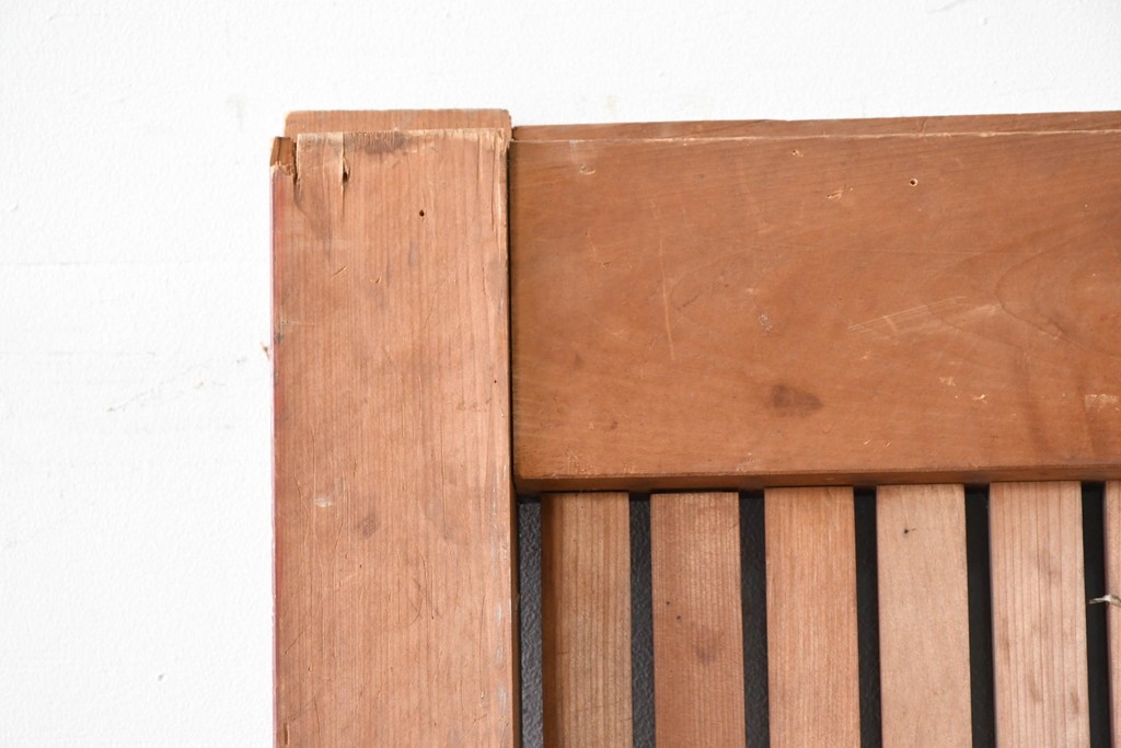 アンティーク建具　明治から大正期　重厚な金具が印象的な富山格子蔵戸1枚　(R-085605)