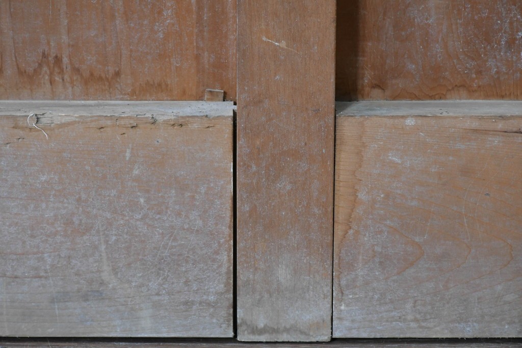 アンティーク建具　明治から大正期　重厚な金具が印象的な富山格子蔵戸1枚　(R-085605)