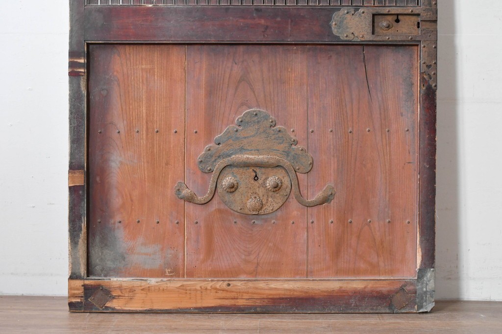 和製アンティーク　明治から大正期　重厚な金具が魅力の富山格子蔵戸1枚　(R-085606)