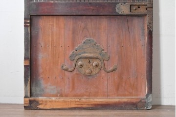 和製アンティーク　明治から大正期　重厚な金具が魅力の富山格子蔵戸1枚　(R-085606)