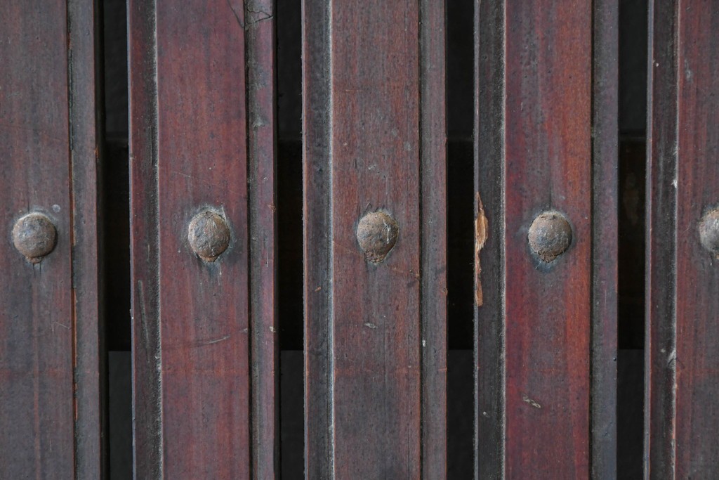 和製アンティーク　明治から大正期　重厚な金具が魅力の富山格子蔵戸1枚　(R-085606)