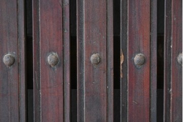 和製アンティーク　明治から大正期　重厚な金具が魅力の富山格子蔵戸1枚　(R-085606)