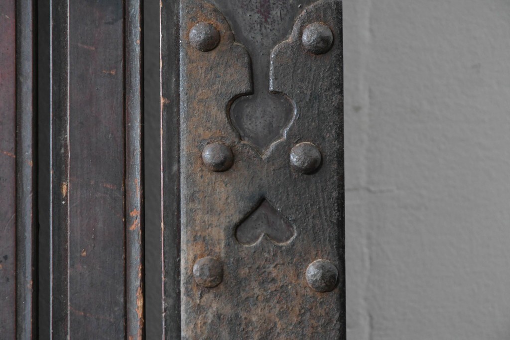 和製アンティーク　明治から大正期　重厚な金具が魅力の富山格子蔵戸1枚　(R-085606)