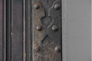 和製アンティーク　明治から大正期　重厚な金具が魅力の富山格子蔵戸1枚　(R-085606)