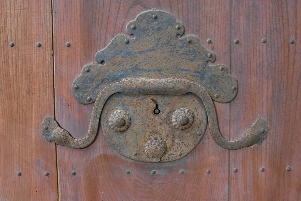 和製アンティーク　明治から大正期　重厚な金具が魅力の富山格子蔵戸1枚　(R-085606)