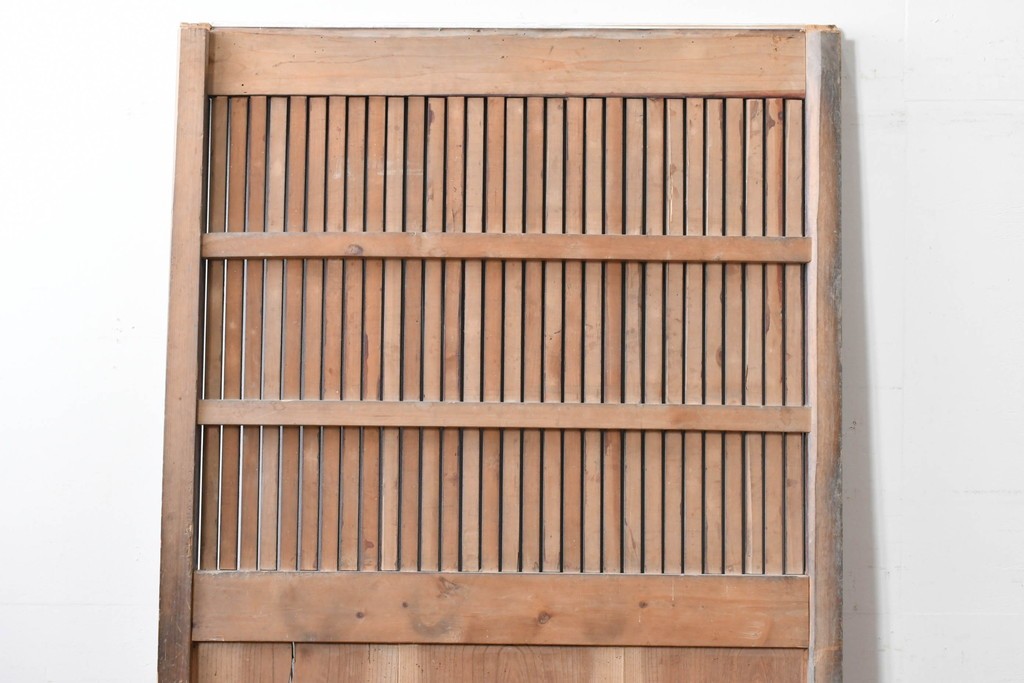 和製アンティーク　明治から大正期　重厚な金具が魅力の富山格子蔵戸1枚　(R-085606)