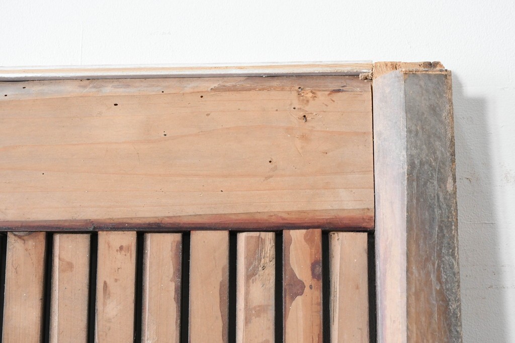 和製アンティーク　明治から大正期　重厚な金具が魅力の富山格子蔵戸1枚　(R-085606)