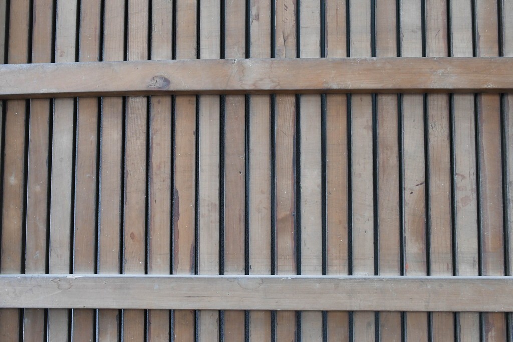 和製アンティーク　明治から大正期　重厚な金具が魅力の富山格子蔵戸1枚　(R-085606)