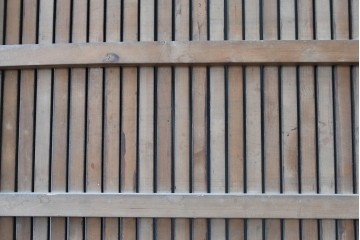 和製アンティーク　明治から大正期　重厚な金具が魅力の富山格子蔵戸1枚　(R-085606)