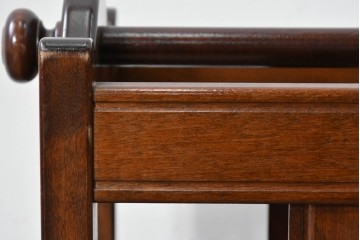 中古　美品　松本民芸家具　和洋折衷の空間にも自然に馴染むC型マガジンラック　(R-085607)