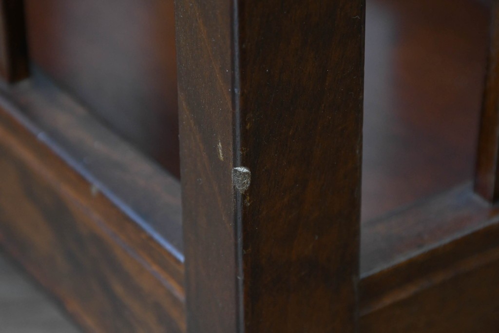 中古　美品　松本民芸家具　和洋折衷の空間にも自然に馴染むC型マガジンラック　(R-085607)