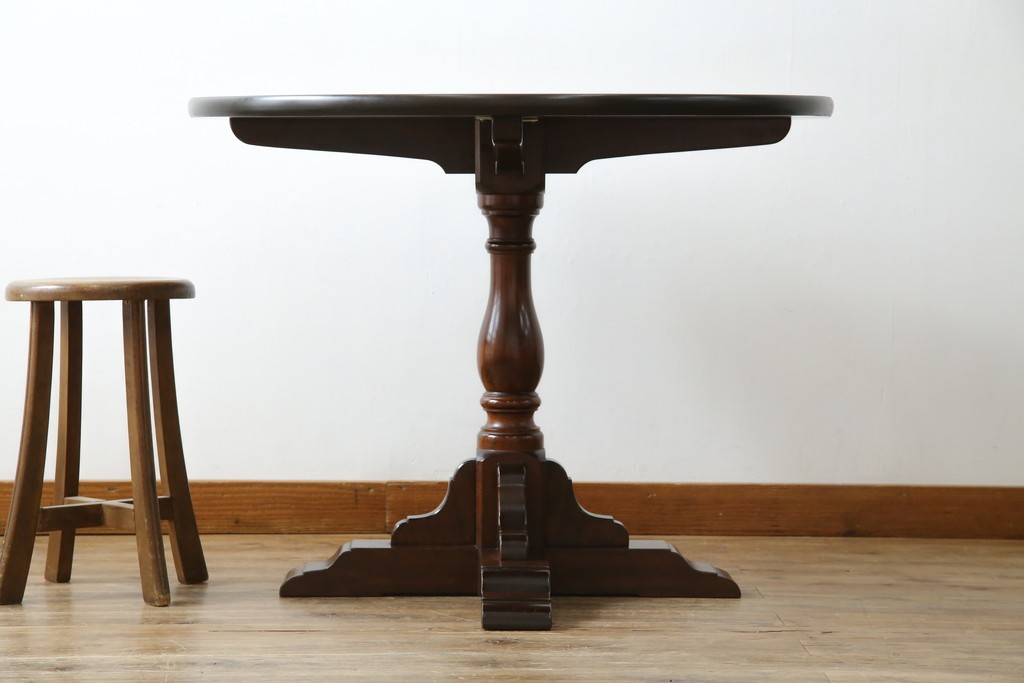 中古　松本民芸家具　A-I型丸卓　重厚で安定感のあるデザインのラウンドテーブル　(R-085608)